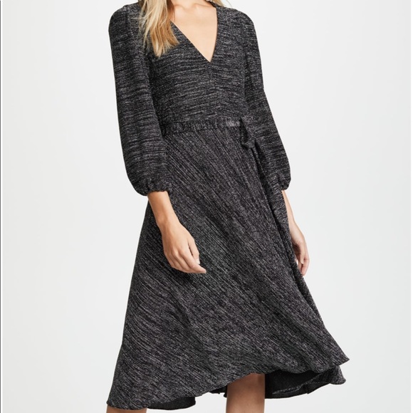 Host Pick 🎉 Alice + Olivia Coco plunging metallic V-neck dress - Picture 6 of 16